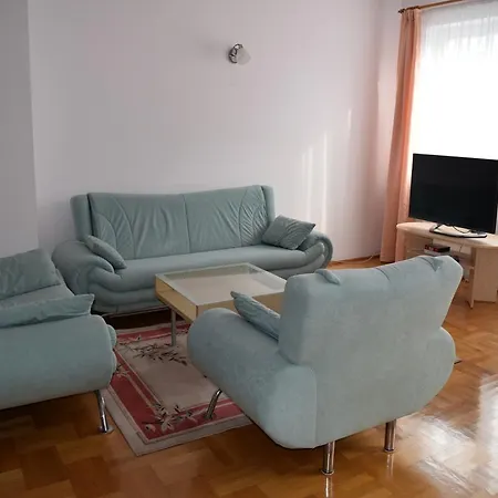 Dgm Apartment *